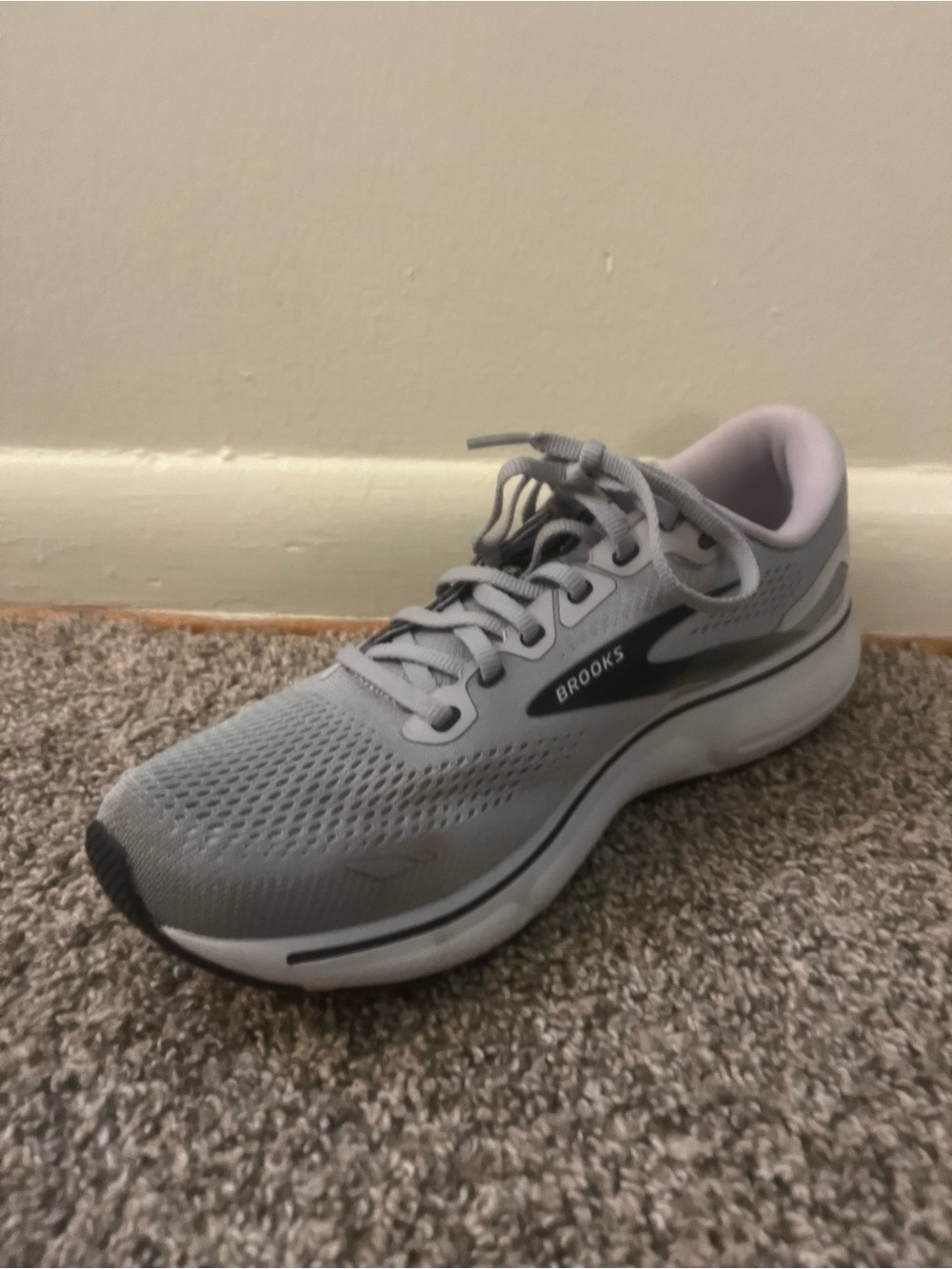 Brooks Ghost 15 Running Shoe - Light Gray w/ Black and White - Picture 5 of 9